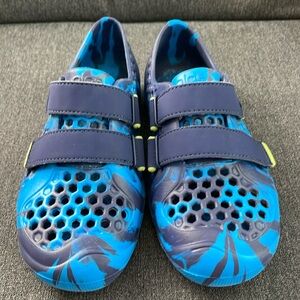 EUC Plae Water Shoes Size 2
